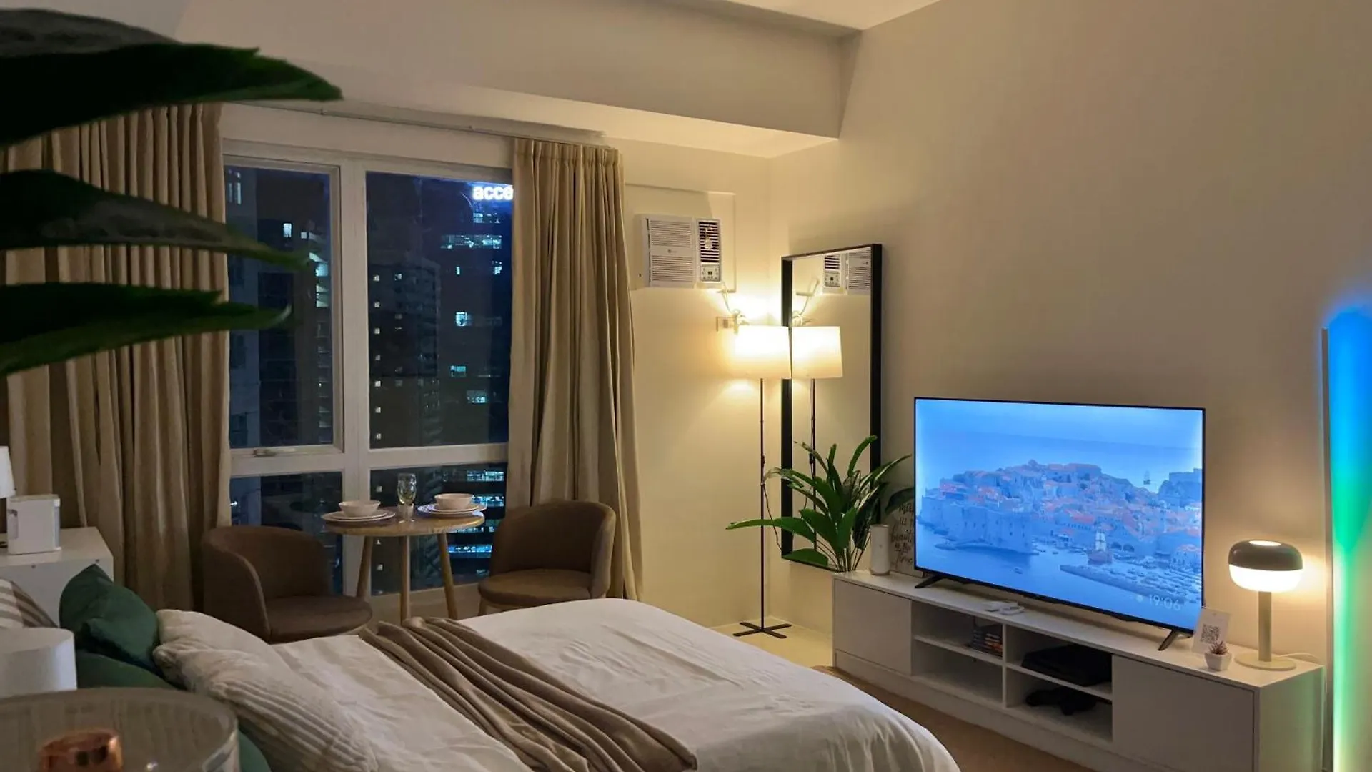 Camari Mandaluyong Staycation 2 With Ps4, 400Mbps Wifi, Pool, Netflix Near Mrt Boni, Bgc, Megamall, Makati