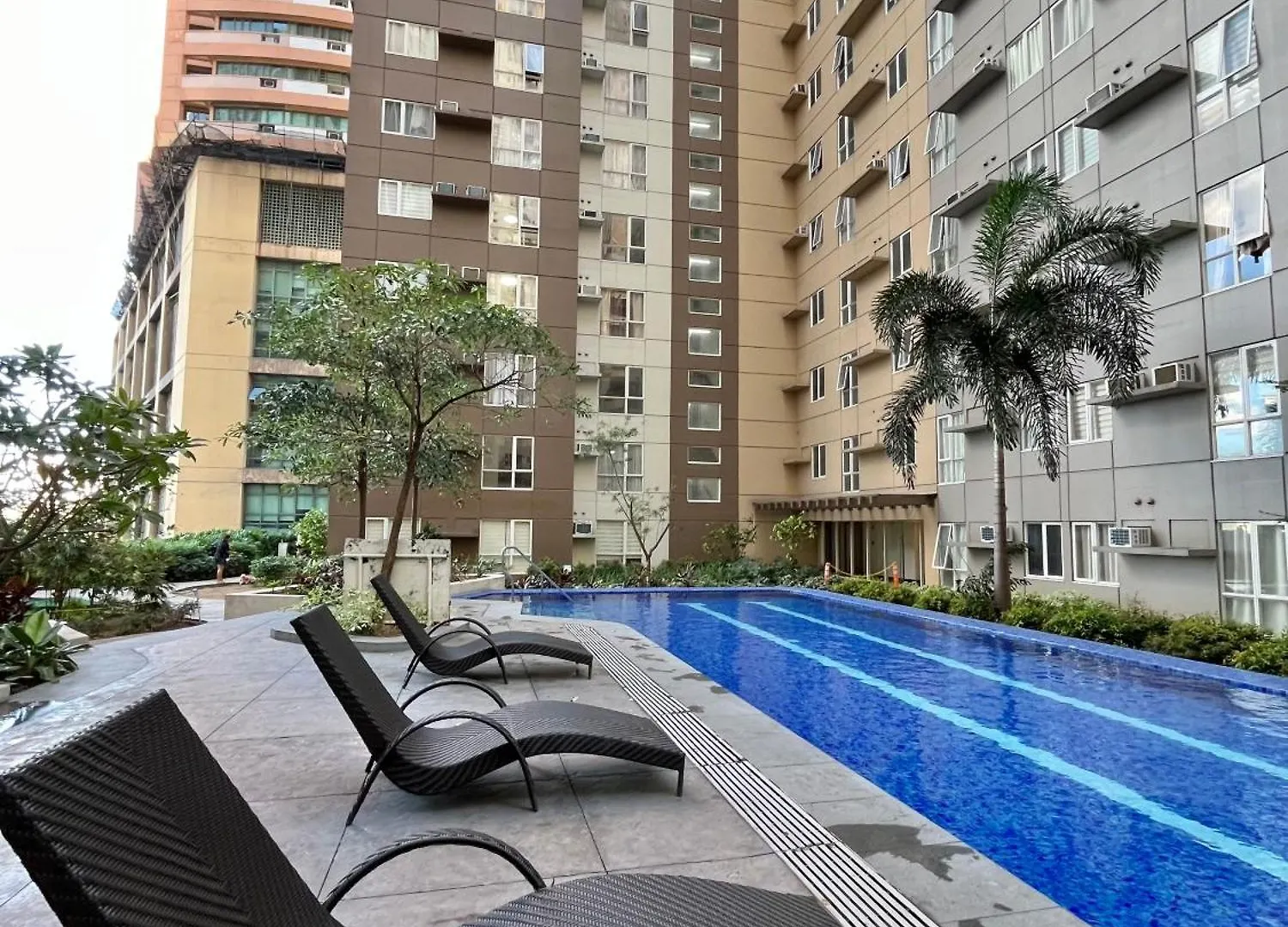 Camari Mandaluyong Staycation 2 With Ps4, 400Mbps Wifi, Pool, Netflix Near Mrt Boni, Bgc, Megamall, Makati 0*, Manila